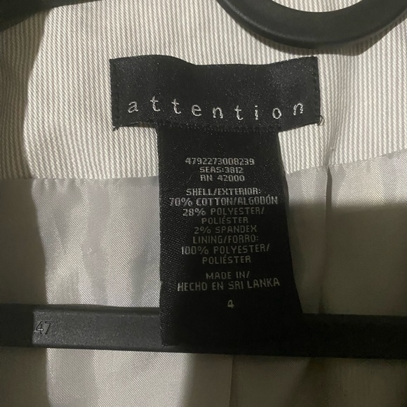 Women’s Vest size 4. Attention - Picture 3 of 3